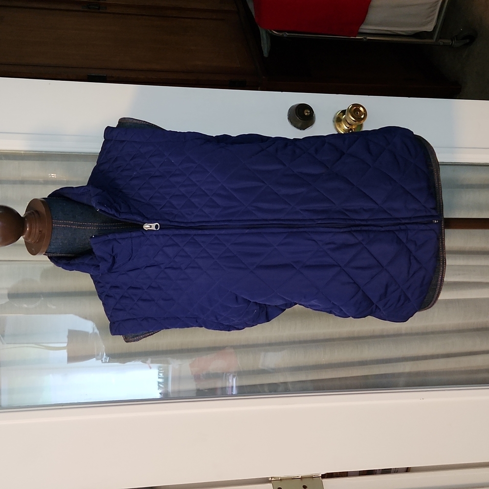 Croft & Barrow quilted Lg blue vest
